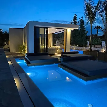 Polyxeni Villa Laganas